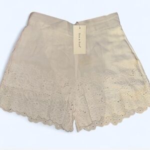 SIM & SAM Cream Lace Women Shorts